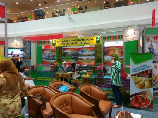 Stand Pameran Dinas Pariwisata Riau Terbaik Pertama  PPI Malioboro Mall Yogyakarta 2017